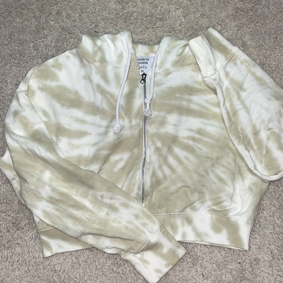 size M - Picture 3 of 3